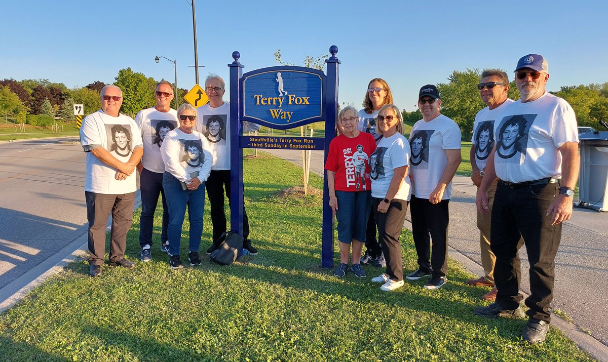 stouffmason's tweet photo. So cool. Park Drive through Stouffville Memorial Park is now also called Terry Fox Way.
🏃‍♂️ 
Thanks to Terry's family, @townofws &amp; @TerryFoxCanada https://t.co/qgw4AINope