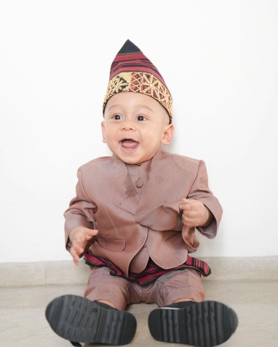 Semangat uncle onty ngetwitt nya hastag nya salah lagi 😘

#leslardishopee