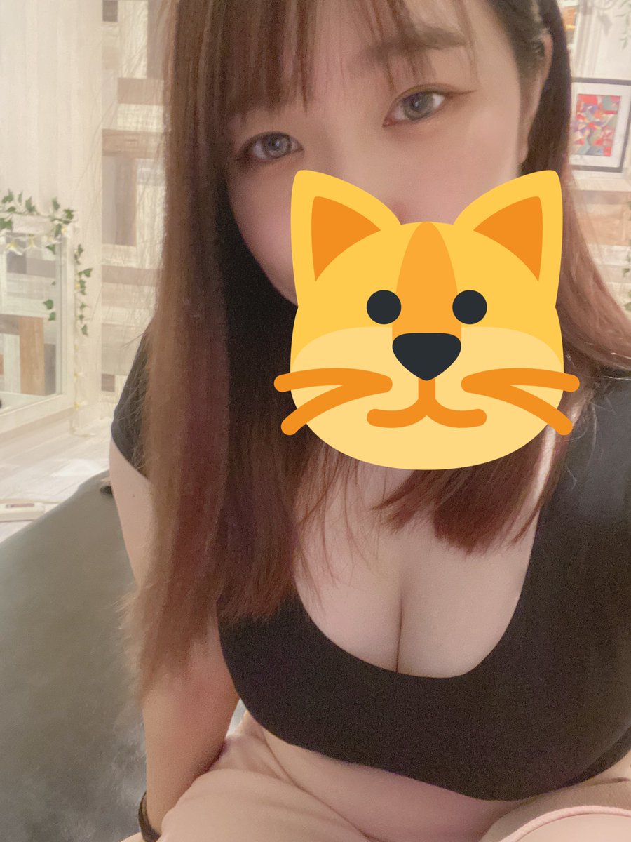 _nekosayu_'s tweet photo. こんばんは〜🐈

毎度お久しぶりです😂！！
今日⏰ 22-04で出勤です🙆🏻‍♀️🌟
🈳 24からです！
事前予約ありがとうございます😭🤍

華金！癒されに来てください🫶🏻 https://t.co/Gy4NUlz3FO