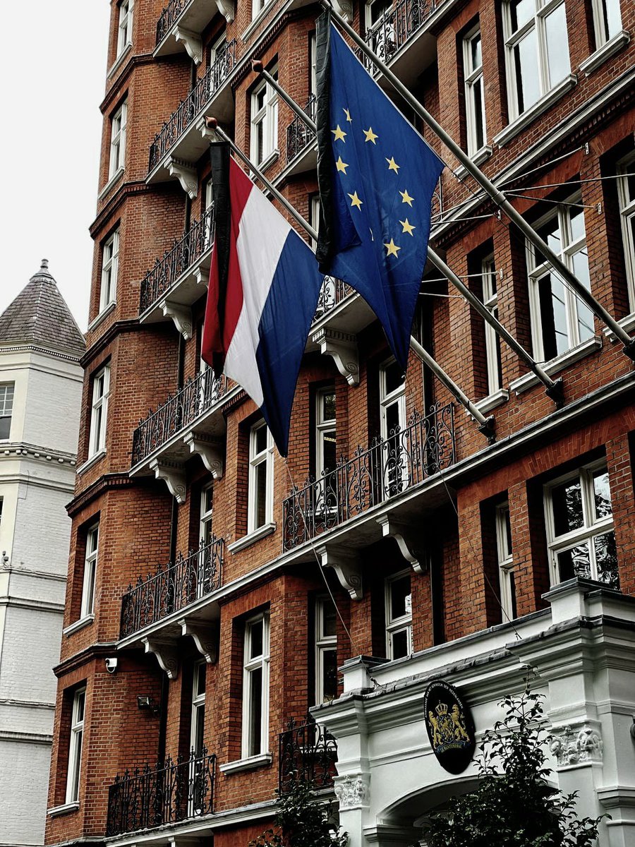 Netherlands Embassy 🇬🇧 on Twitter "As we mourn the passing of Her