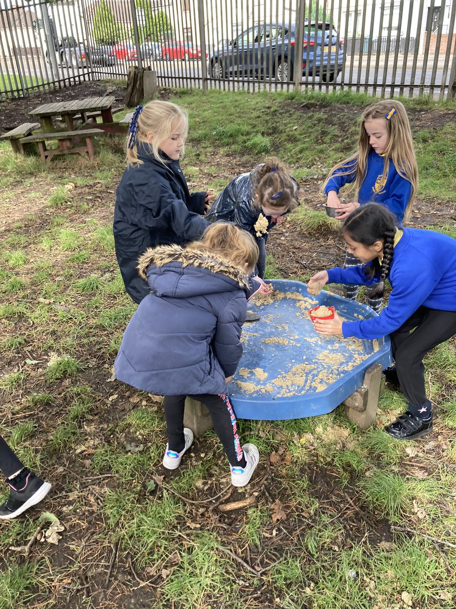 Outdoor Learning in P3b 😎