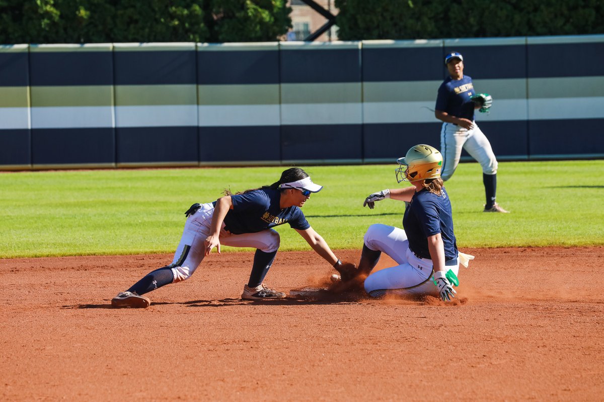 NDsoftball's tweet photo. Glory’s mantle cloaks thee,
𝙂𝙊𝙇𝘿𝙀𝙉 is thy fame

#GoIrish☘️ https://t.co/OsnBboOp23