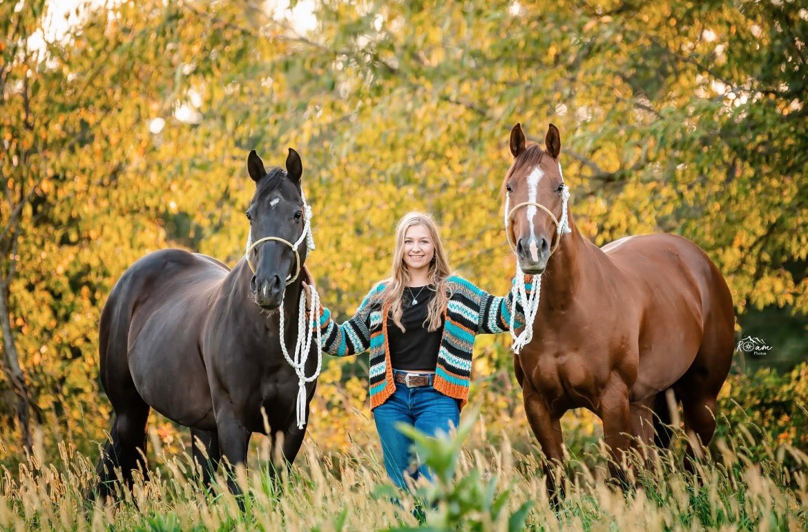 CartwrightLanie's tweet photo. Every girl needs a pair of badass, sassy mares 🖤❤️ https://t.co/PgPXSOLfu3