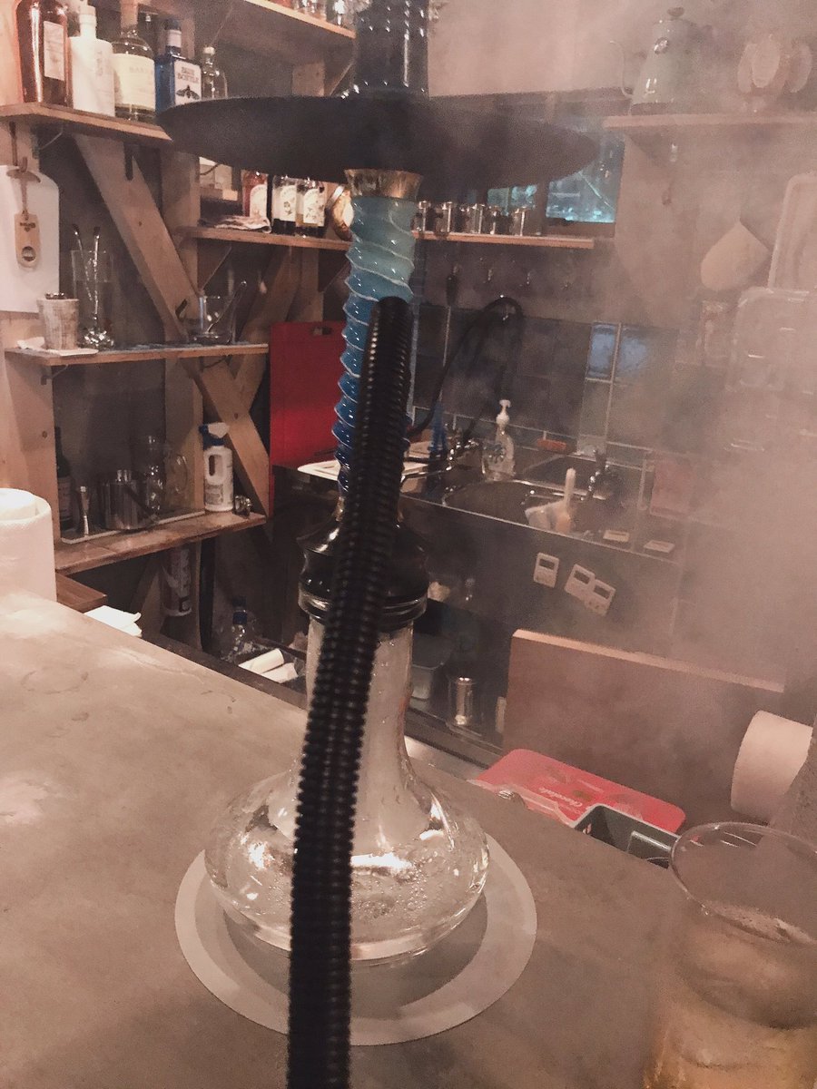 隠れ家的なシーシャ屋なぅ〜