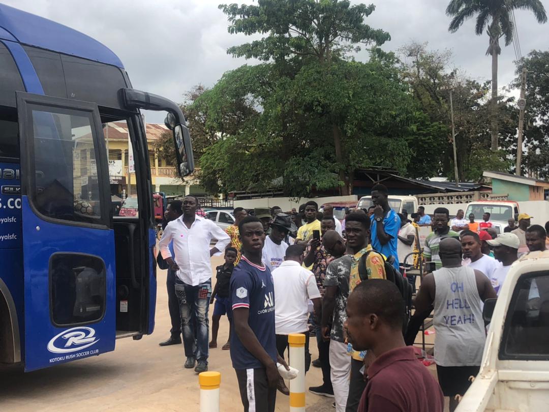 KotokuRoyals's tweet photo. We were welcomed to Akim Kotoku today, it was mind blowing, Akim Kotoku was on 🔥🔥🔥🔥🔥🔥💥
#bringbackthelove #ghanpremierleague #betpawapremierleague #kotokuroyalsfc https://t.co/o3FTAuPMb9