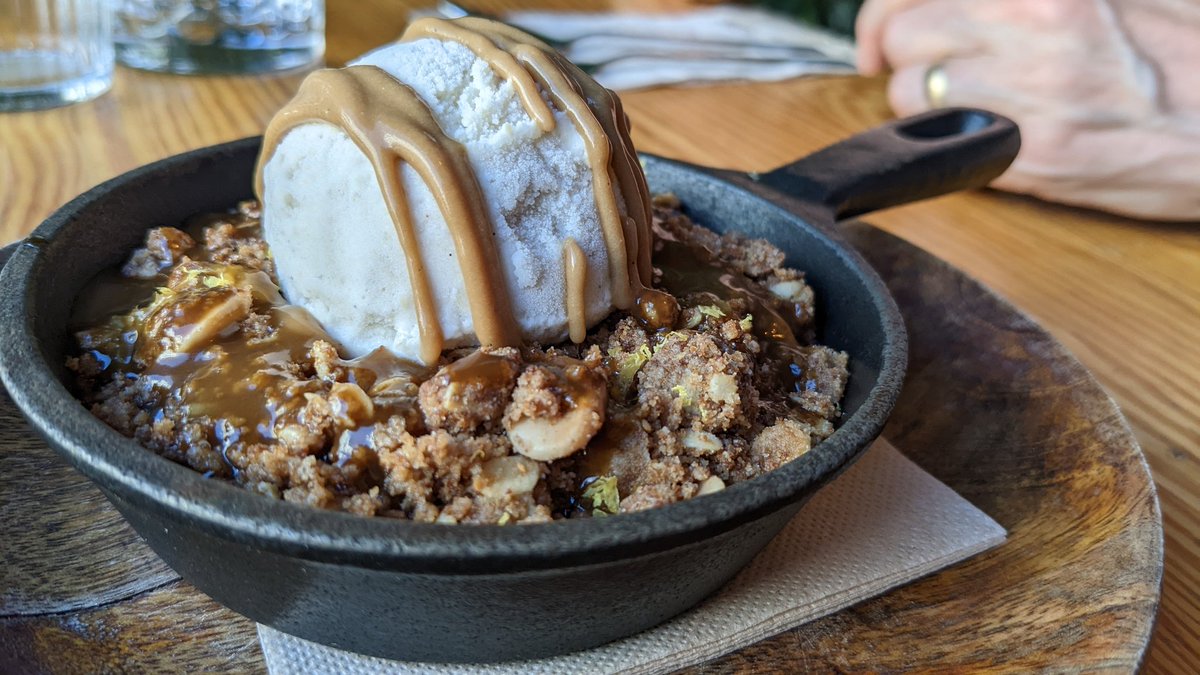 VeganOlive1's tweet photo. Dessert at #Ortea #Vegan restaurant #Lisboa ...need I say more...I'll just leave the photos here 😋😋😋😋😋😋 https://t.co/fSvoUbhOiX