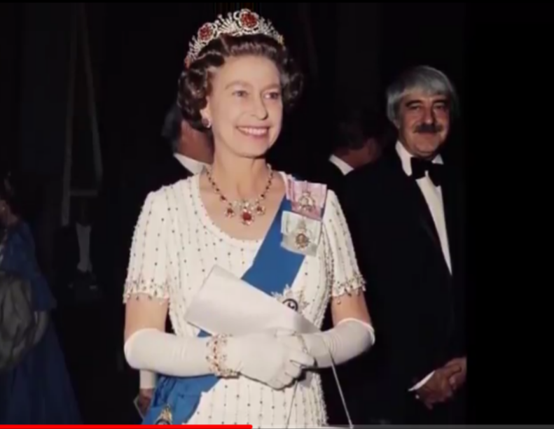 AyshaMim12's tweet photo. Rest in peace,β€οΈππΈπ strongest women in the world. Queen Elizabeth
#Queen
#QueenElizabethII
#QueenElizabethIIMemorial
#QueenElizabethdeath
#QueenElizabethII
#QueenElizabethIIMemorial
#respectqueenelizabeth
#QueenElizabethIIMemorial https://t.co/RdyfnTZx5g