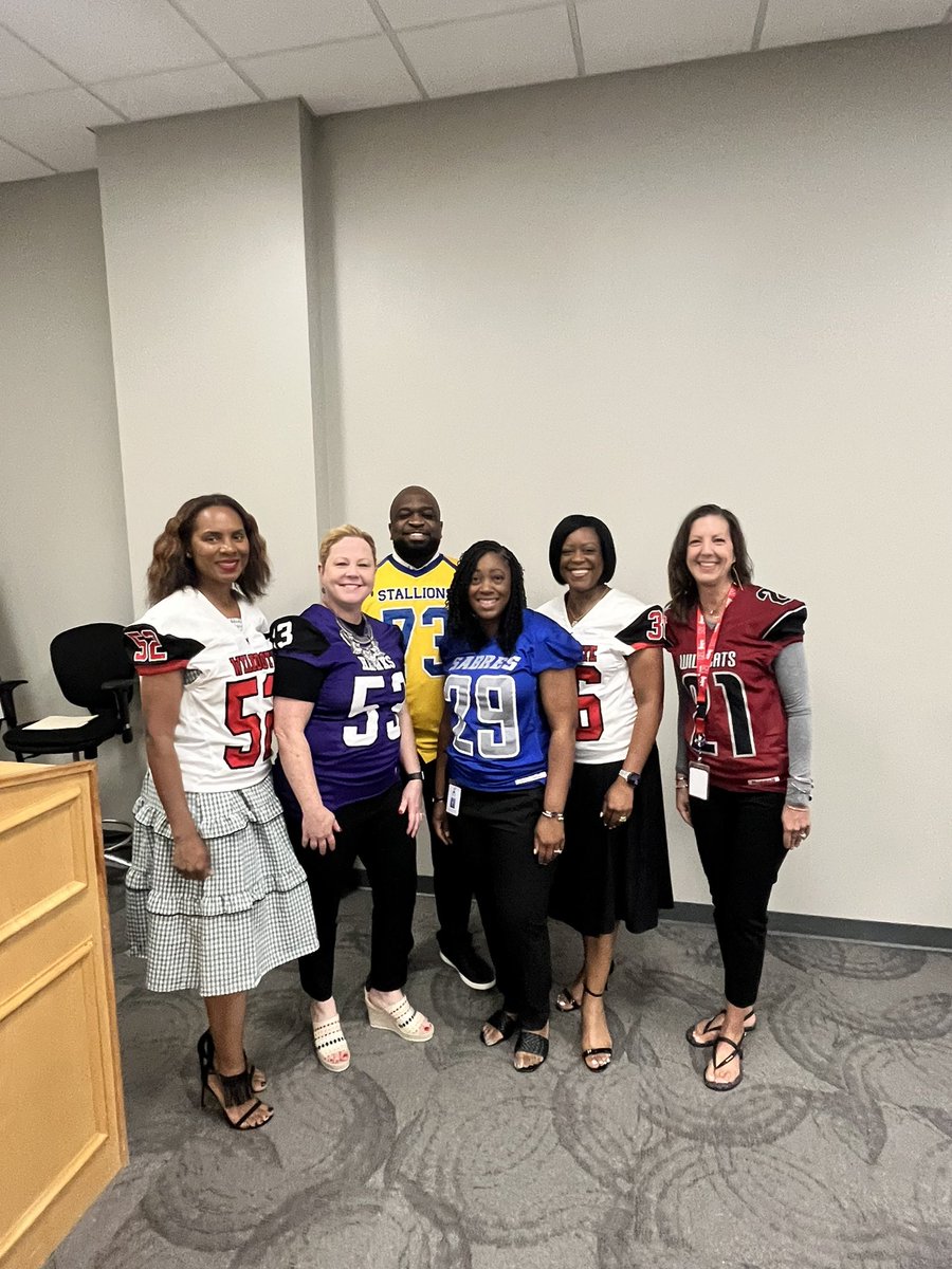 MsAFSutherland's tweet photo. Excellent Energy yesterday with principals. Special thank you to Executive directors @Mstewart_2u @LBilboErvin @AhuskerAmy @KristenScottISU @kckschools Have a fun Friday & thank you for all you do! https://t.co/wyjRuJMFDX