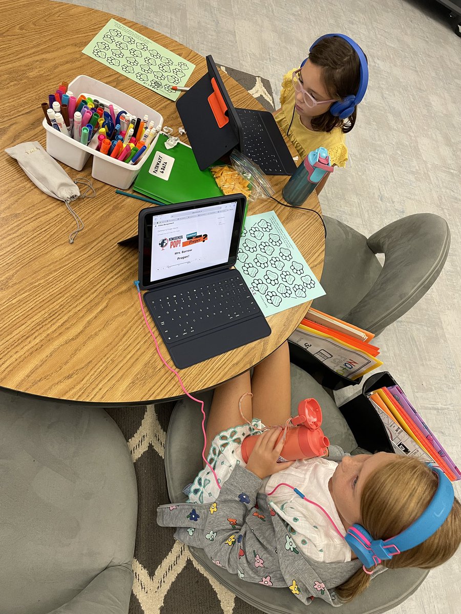 eliz_love_33's tweet image. It’s a beautiful day to start a NOUN pathway! Based on pretests students are either on blue or green, but both paths lead to mastery! #studentownership #PersonalizeCSD @PersonalizeSC @GriggsRoad @CloverEagles