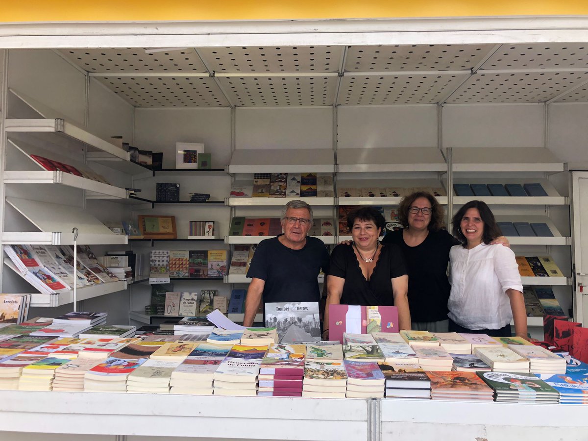 Equipàs! <a href="/EdicionsVibop/">vibop_edicions</a> <a href="/VerdaguerEd/">Verdaguer Edicions</a> <a href="/SidillaEdicions/">Edicions Sidillà</a> Estand 39.<a href="/LaSetmana/">La Setmana</a>