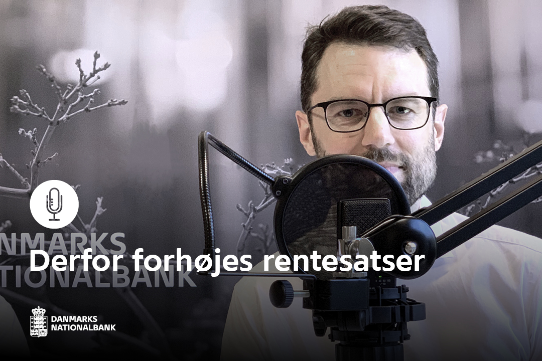 nationalbanken's tweet photo. ECB og Nationalbanken har forhøjet de pengepolitiske renter. Hør chefrådgiver @MortenSpange forklare, hvad det betyder for borgere, virksomheder og inflationen.

Lyt med på din foretrukne podcast-app eller lige her:  
https://t.co/fmldS7QjWm
#dkøko #dkfinans https://t.co/jcc9SOJA6x