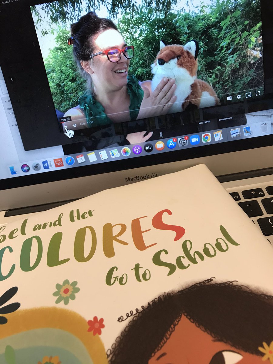 MundodePepita's tweet photo. When you go to play your pre recorded video & the Internet is buffering....back to reading directly from the book! #HighlightReel #ChangingPlans #earlylang #langchat @apalessandri https://t.co/4jt3BPIHYB