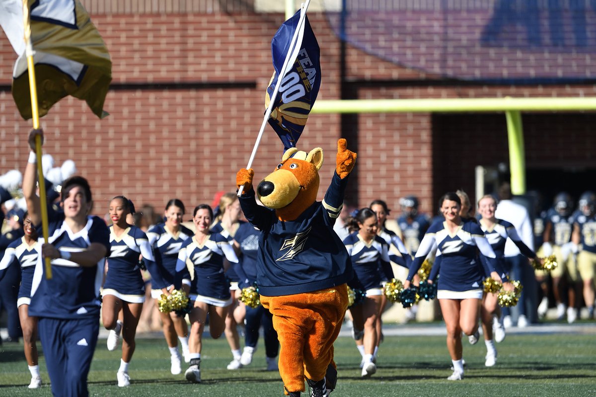 UofAStats's tweet photo. Running to the #weekend like #zippy runs through the tunnel #GoZips https://t.co/G2MjaVsAb2