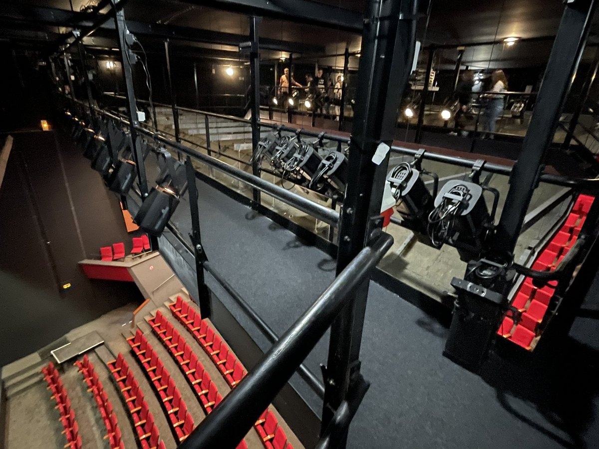 Classe à Horaires Aménagés Théâtre du #clgAndreTheuriet : une visite intense pour une première séance formidable à l’ACB scène nationale de <a href="/barleduc55000/">Ville de Bar le Duc</a> <a href="/DSDEN55/">DSDEN55</a> <a href="/daac_nancy_metz/">Sophie Renaudin #EAC #lecture #oral #territoires</a> <a href="/ClgAubry/">Clg Aubry Robert</a>