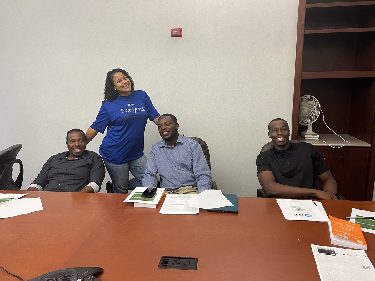 AvrielleHinds's tweet photo. Love our new hire tech orientations! My appreciation for our techs is boundless! #foryouwithyou #fielddayfriday #winasone #atldynasty #lifeatatt #ihelife https://t.co/ZWhwclAZzb