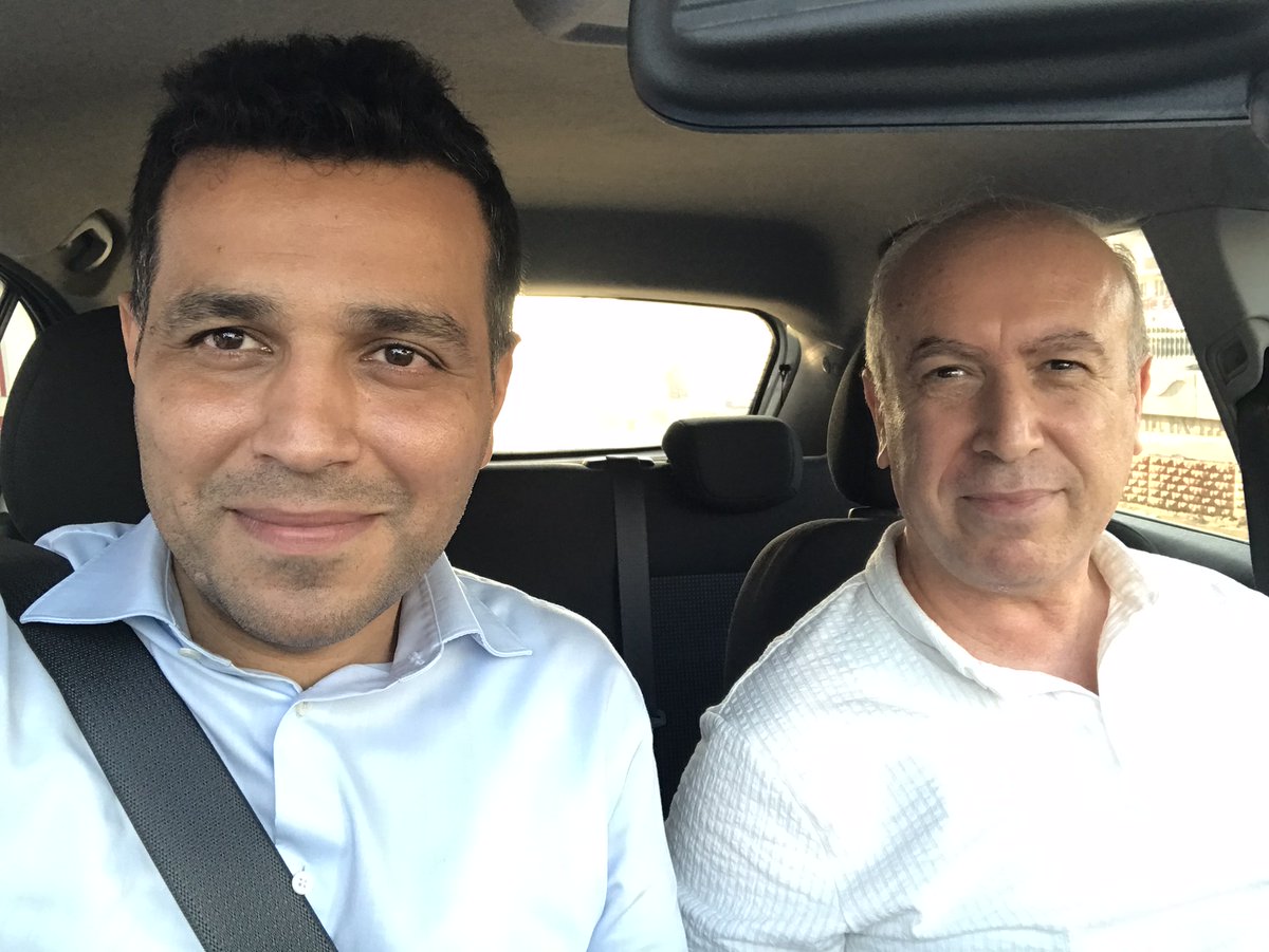 Öğrenciler arasında 'Hazar Hoca' olarak bilinen Mehmet Hazar Hoca ile öz çekimimiz... 🌻