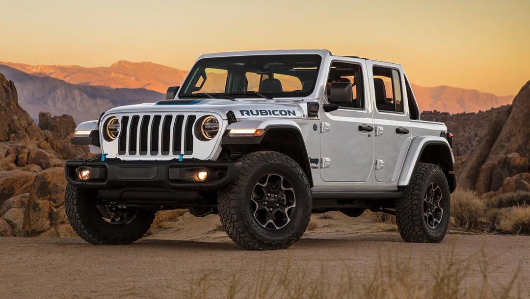 JonesDodgeMD's tweet photo. It’s Jeep 4xe Day and some exciting things were just announced for 2024!
The Jeep Recon and Wagoneer “S” are paving the all-electric way.
Check out more information here: https://t.co/jLGJ5W5grw
Which one are you adding to your driveway? https://t.co/99JdPfPMh9