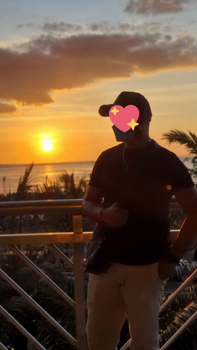 _Dauntless36's tweet photo. To where the sun sets best? A day after you... 😘
#PapiteaAtGF
#GreenfieldDistrict
#SunsetFair https://t.co/vfPqi89L9z