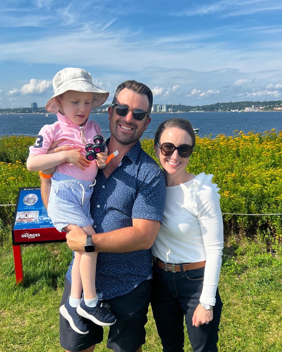 ParamountHFX's tweet photo. Lawen Group Employee Appreciation Picnic! 🛶🌻 

We are so fortunate to work with so many amazing people every day! Thank you to everyone who came to George’s Island to celebrate the end of summer with us ☀️

#LawenGroup #ParamountManagement #DexelDevelopments #HalifaxNS #HRM https://t.co/i46SMaiygz