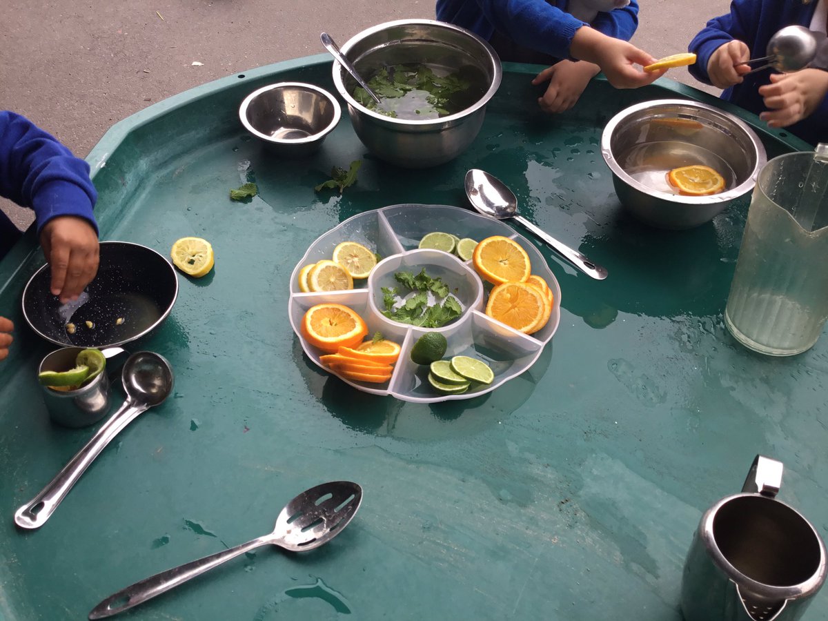 Todays “Friday feeling” tuff spots. The Gruffalo was a hit with the children in preschool. Orange and lemon potions was also popular!