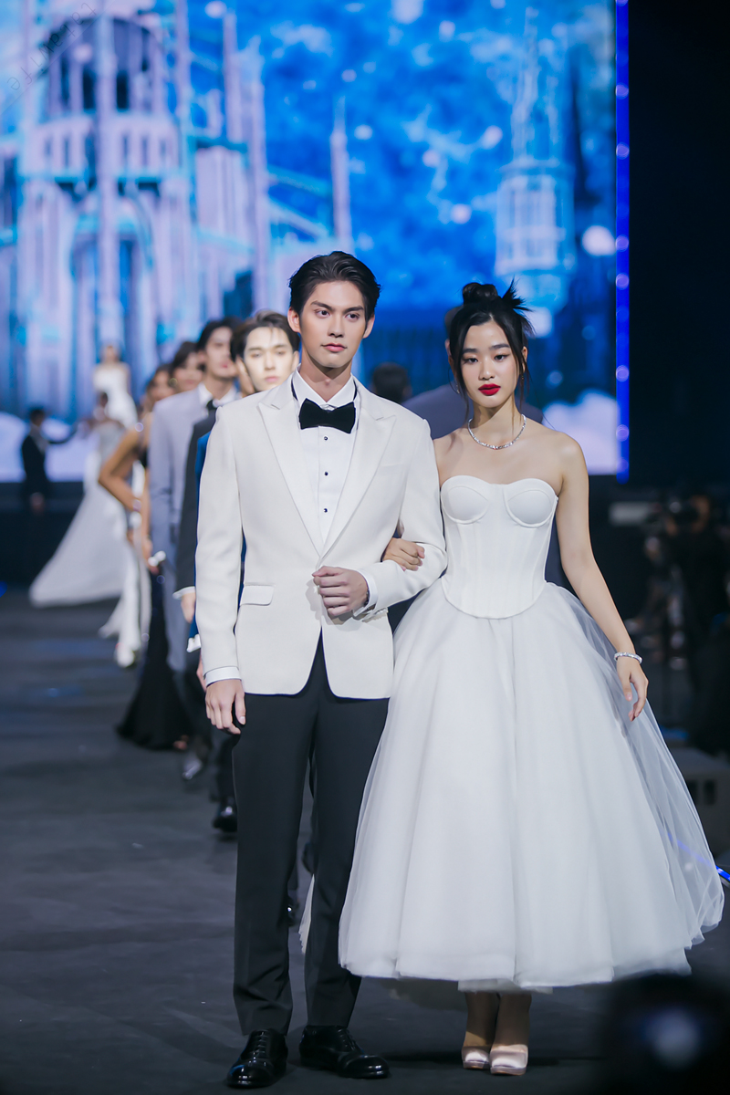 KarlTatawife's tweet photo. เซ็ตรันเวย์น้องไบร์ท หมดแค่นี้ละค่ะ ^^ #Mchoice2022 #bbrightvc @bbrightvc // ลัดคิวมาส่งการบ้านน้องไบร์ทเสร็จแล้ว ขอไปทำรูปส่งงานก่อนนะ 5555 https://t.co/oo1nsg36mf
