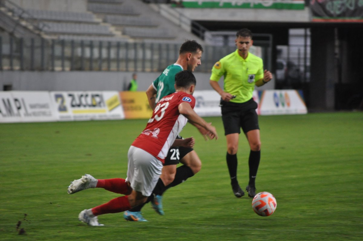 _CSSA's tweet photo. 27' Nos sedanais poussent, allez les gars ! ✊
0-0 #CSSAUSASMS https://t.co/jyYDFcgqzb