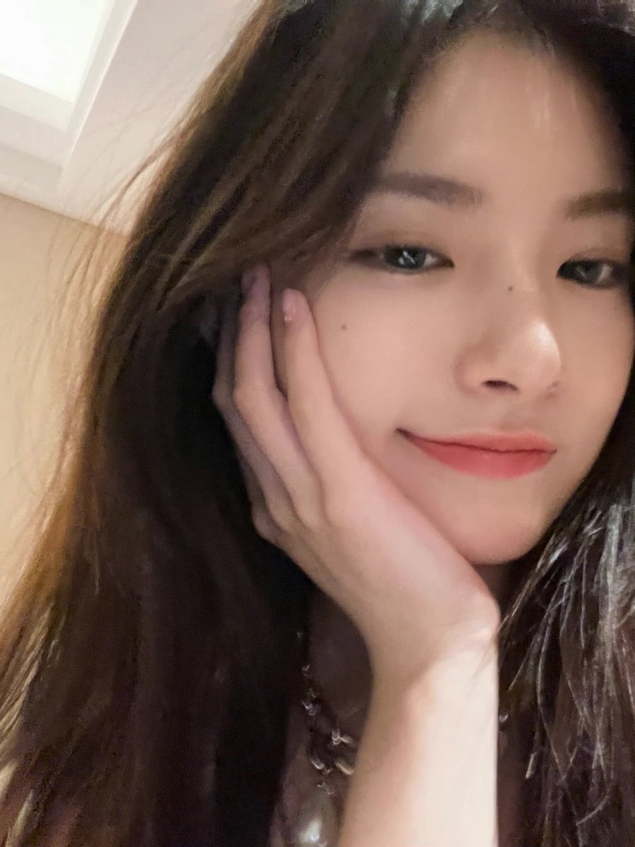 WEIBO - 220909✨ #Yiren #イロン #王怡人 #이런 #EVERGLOW #에버