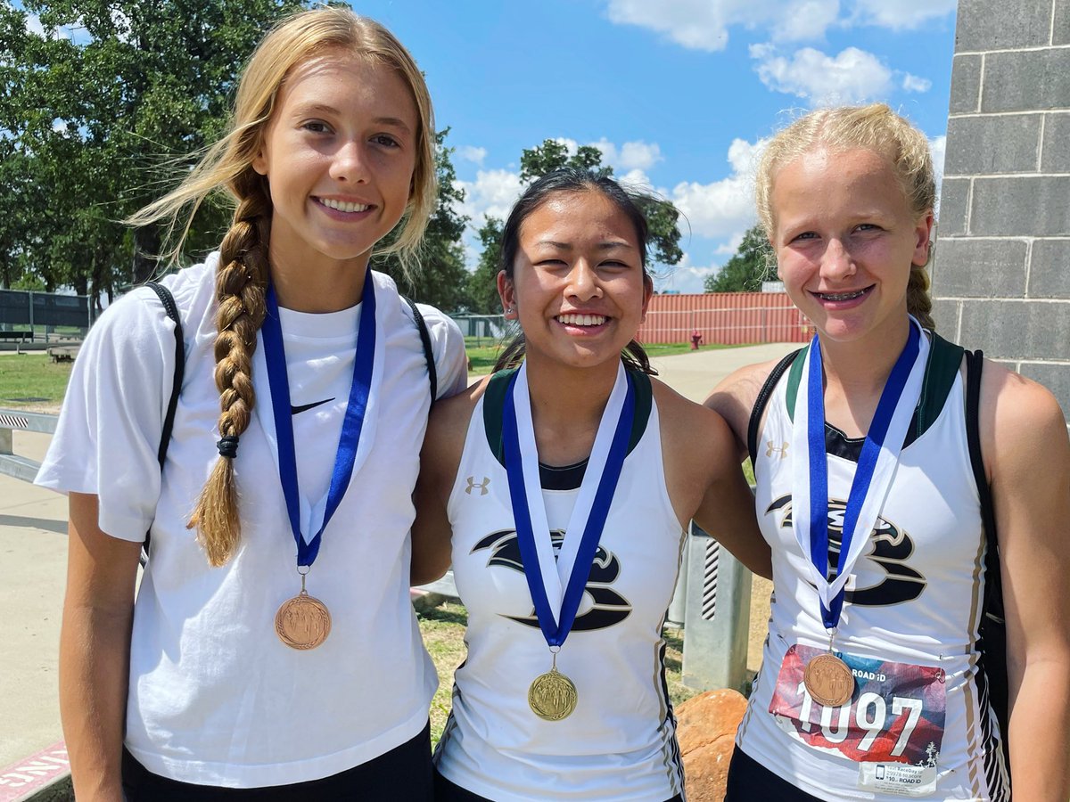 6A Varsity girls medalist (Nica-10th, Quinn-1st, &amp; Lottie-13th) at today’s North Crowley Invitational!!! #gohawks #bhshawknation <a href="/BirdvilleISD/">Birdville ISD</a> <a href="/athleticsbisd/">athleticsbisd</a> <a href="/Birdville_High/">Birdville High</a>