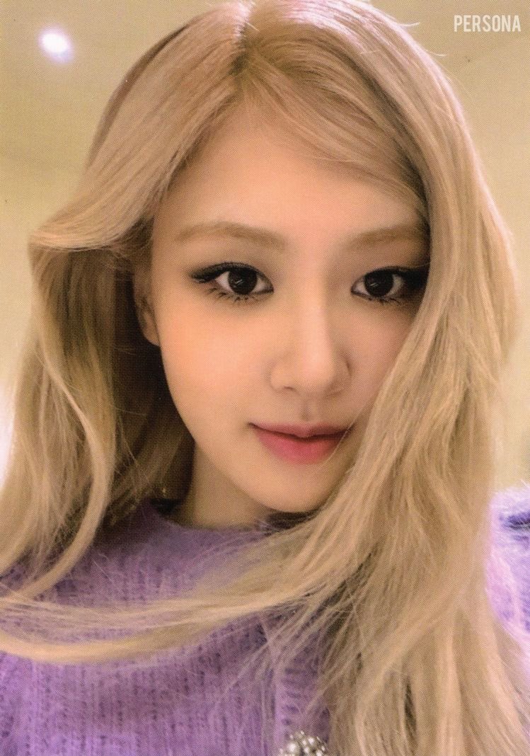 rshourly's tweet photo. #로제 #ROSÉ https://t.co/6f2JhR4zdp
