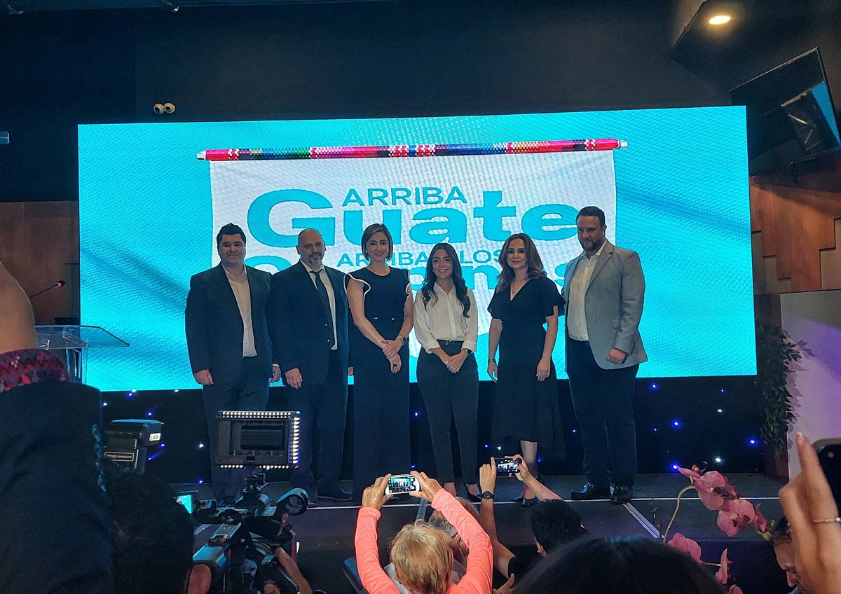 🇬🇹 Porque somos chapines, somos Italika. Por año consecutivo nos unimos para brindarles a los chapines beneficios para que alcancen sus sueños. #ArribaGuate ¡Arriba los chapines! 🔵⚪️🔵