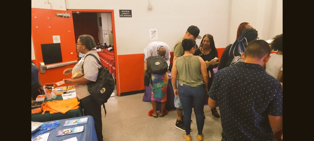 Lindsey_HTC's tweet photo. Sharing our 23 CTE programs at Open House! 🏫 Thank you @benfranklink8 and @brownsvillems for inviting us‼️
#StepUpToSucess #UpskillGetThere #ilovelindsey https://t.co/f4f5yDGVpI