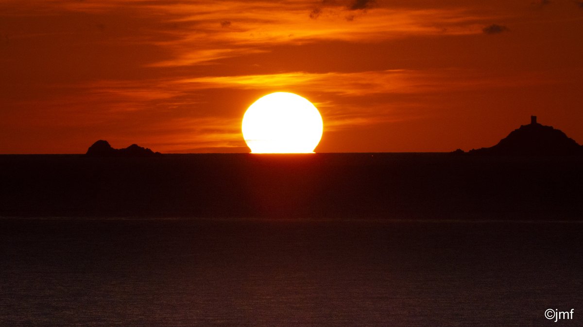 Coucher de soleil du jour sur les iles Sanguinaires 
#Porticcio #Ajaccio #Corse #Corsica #Island #Photography