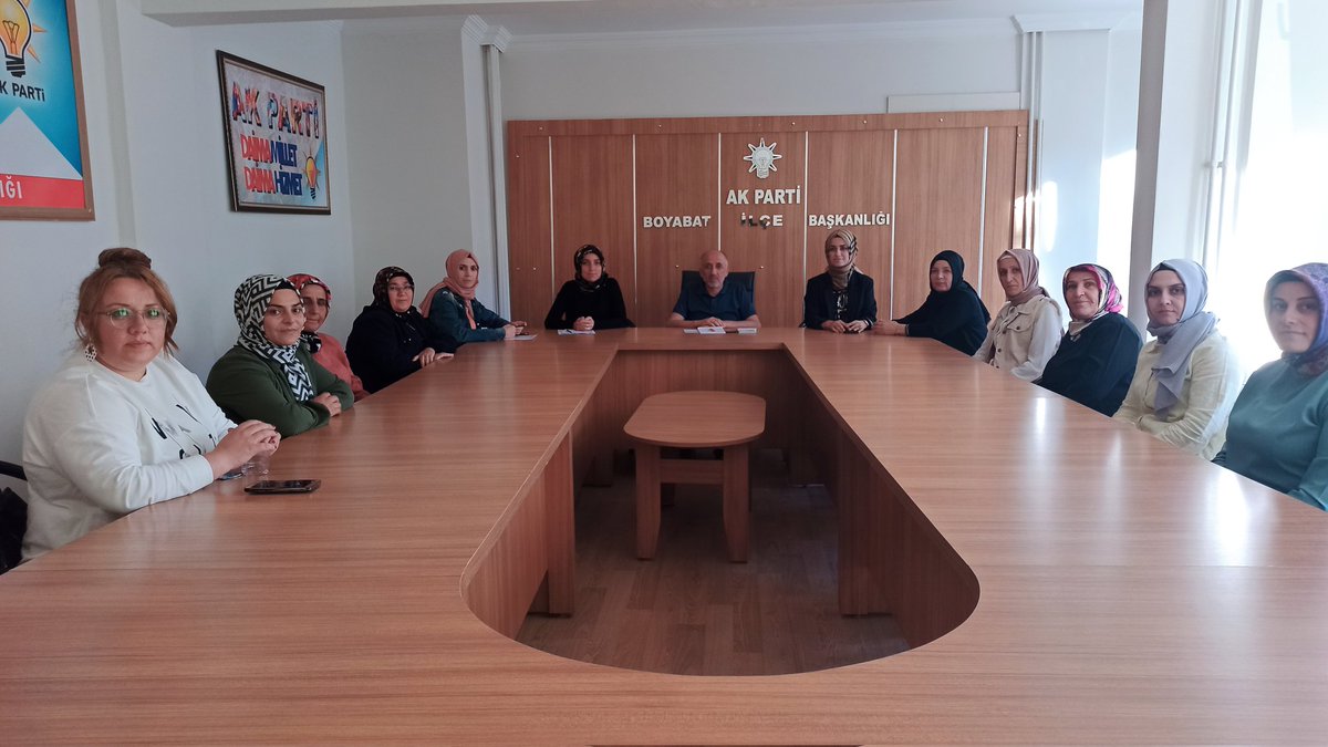 ✔️Haftalık Olağan İlçe Kadın Kolları Yönetim Kurulu toplantımızı İlçe Başkanımız Mustafa Yaylaoğlu  ve Mahalle Başkanlarımız eşliğinde gerçekleştirdik. 
✔️Genel gündemi ve teşkilat çalışmalarımızı değerlendirdik.

#Hedef2023
#akkdnbybt
#Boyabat
#BoyabatAkPartiKadınKolları