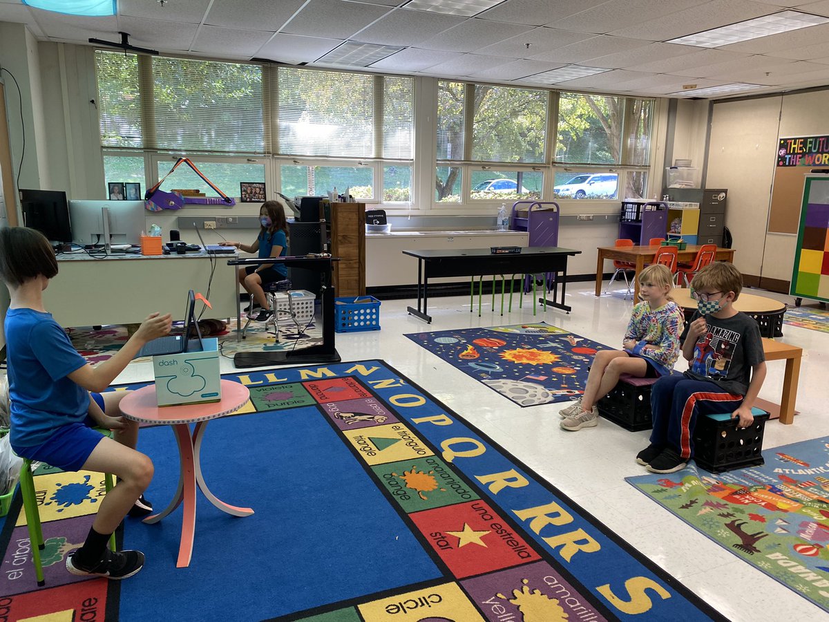 kingsparklions's tweet photo. Our 3rd grade #KPOVNews (Kids Point of View) anchors prepping for next week’s news shows! K-3 student leaders #greatmindsatWork https://t.co/4Klmm6lRmg