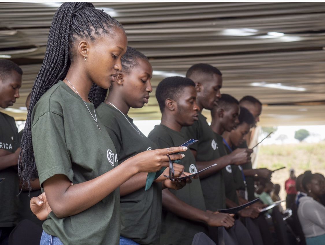 RICA_Rwanda's tweet photo. RICA’s third cohort completed two weeks of orientation and celebrated their matriculation today with their parents, faculty and staff. RICA will be teaching a complete student body for the first time. @Rwanda_Edu @RwandaAgri https://t.co/icT5S3UwwO