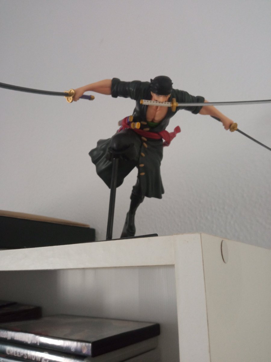 manoloarpaOP's tweet photo. Muchísimas gracias @rolepiece por esta figuraca. Seguid haciéndonos disfrutar con las aventuras de todos los nakamas en esa gran aventura. (Y ojalá sea @katanadelsensei el que encuentre el One Piece, aunque a él le dé igual) https://t.co/g5yRDt307J