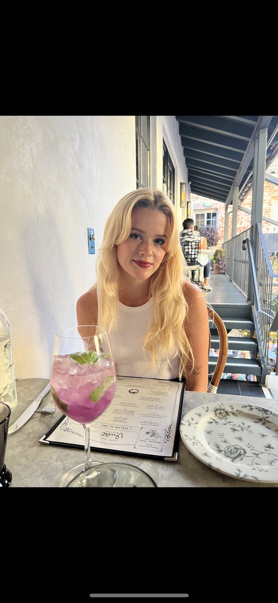 Reese Witherspoon tweet media