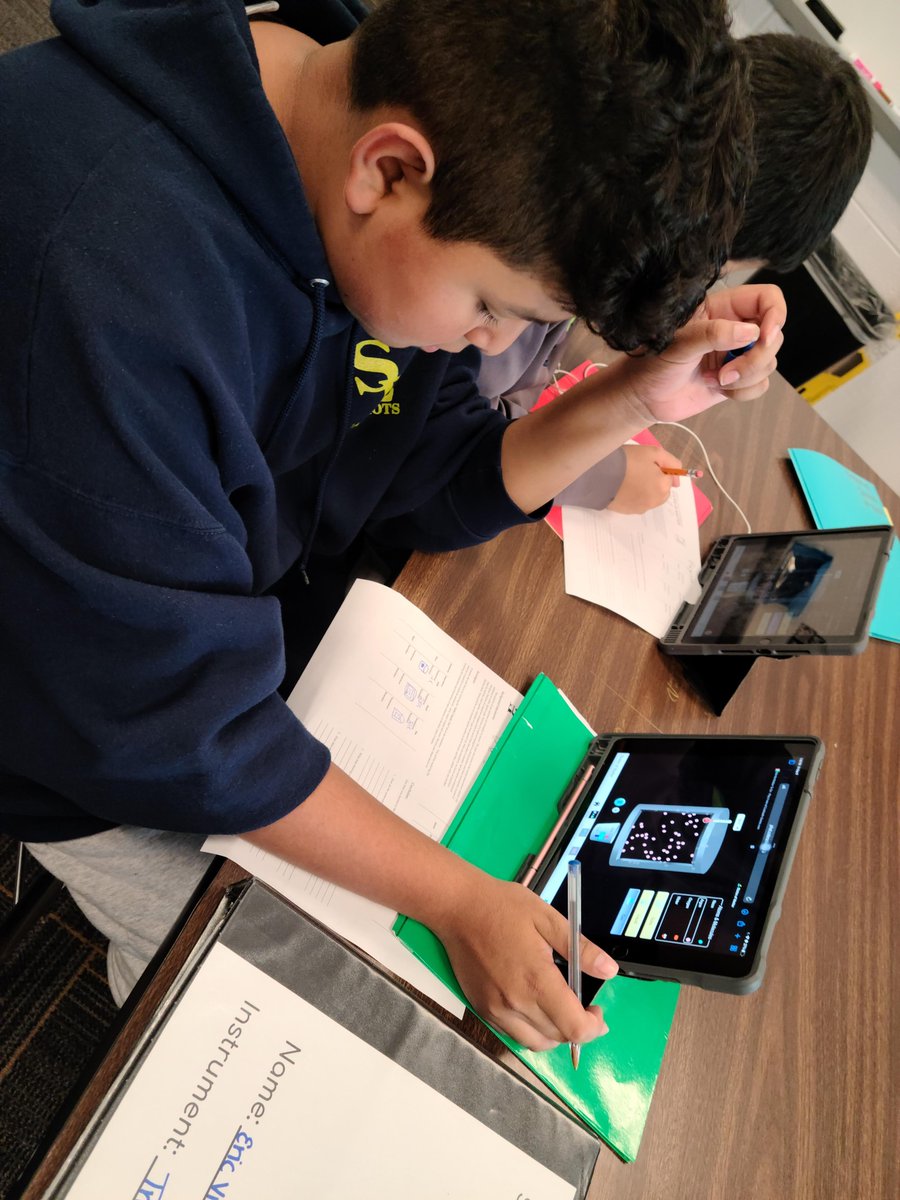 Mrs. Dwiggins' science classes are able to learn what molecules do in different temperatures and different states of matter (solid, liquid, gas) through an online simulation. #SEMSPatriotPride #rssextraordinary