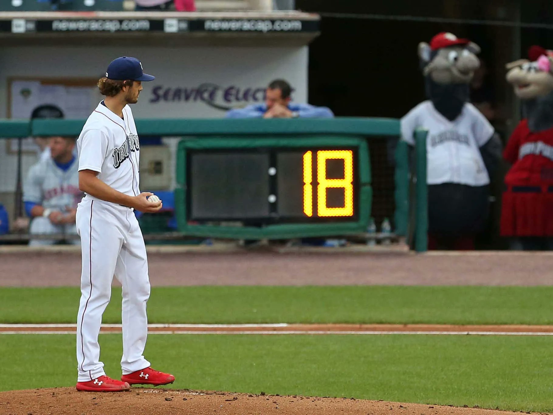 Barstool Sports on Twitter: "Bring On The Chaos: MLB Officially Votes To  Implement a Pitch Clock in 2023, Along With Banning Defensive Shifts And  Using Larger Bases https://t.co/VEEDQOz8ul https://t.co/EglXiXGTcq" /  Twitter