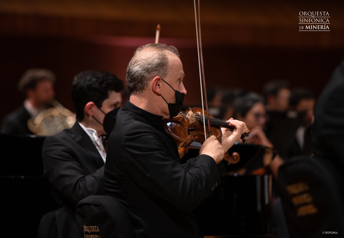 Les dejamos unas fotitos de nuestro Concierto Mexicano para recordarles que los ❤️ mucho. 

¿Te gustaría verlo de nuevo? Suscríbete a Amigos de la OSM para futuras sorpresas. 😳

mineria.org.mx/amigos/