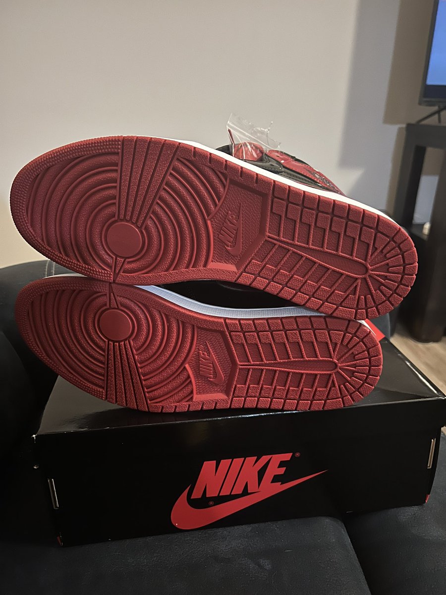 JadanManion's tweet photo. For Sale- Jordan 1 Retro High OG Patent Bred $320
Size 13
Deadstock - never worn hmu for details https://t.co/kkDxdj3acQ