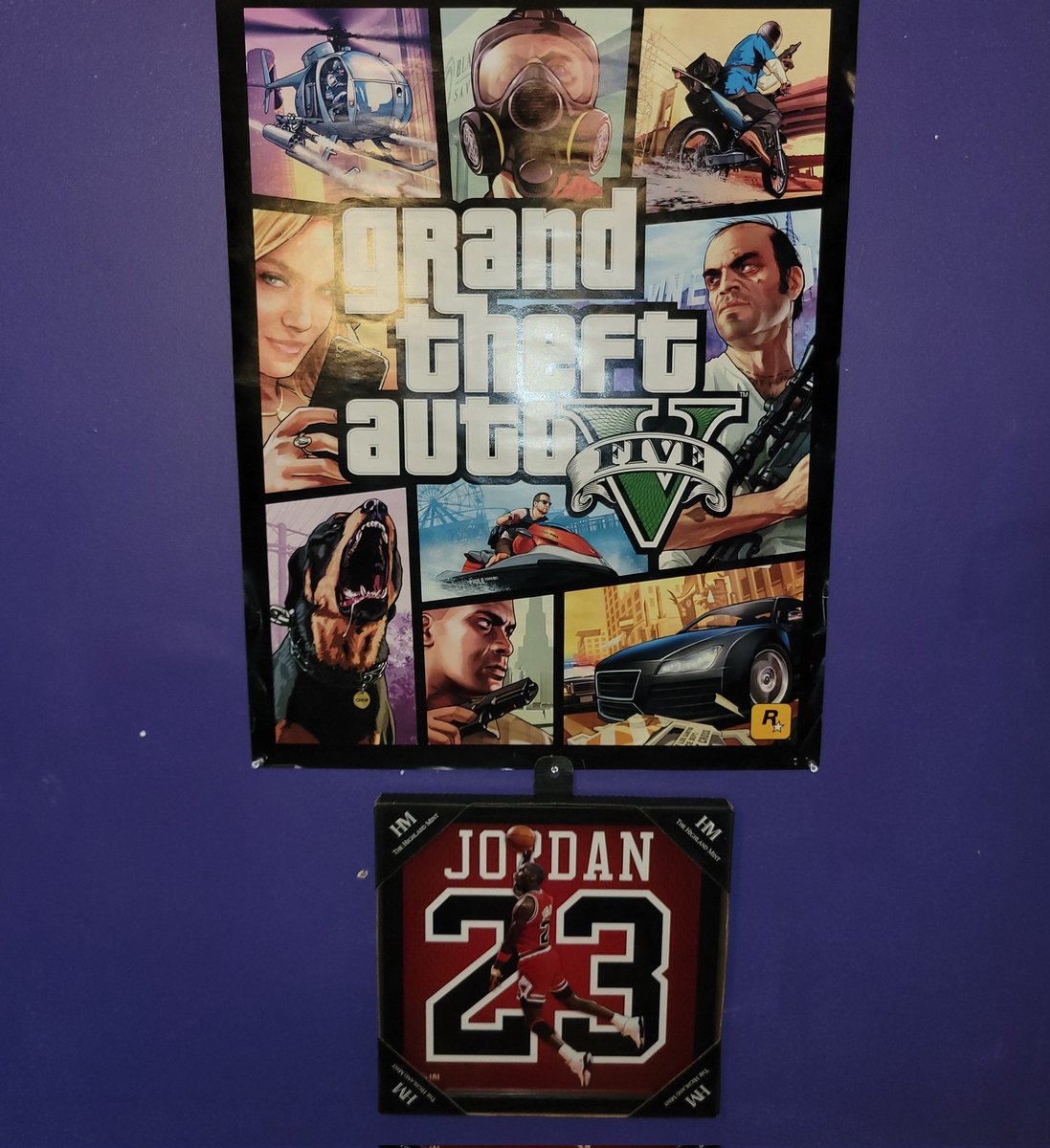 WerlTurtle's tweet photo. #Take2Interactive #Rockstar #2k Baby since 99 #LegendaryWerl and how cool is that the Jordan Art peice is 3D and was worth the 200 wish they did thus for Kobe too, next year let me get an MVP trophy 🏆 #nba2kday #nba2kgiveaway https://t.co/a42MADEayY