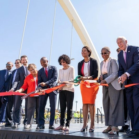 TBAconnects's tweet image. Our principals Kim Manning and Tina Boyd were proud to accept a 2022 @aashtospeaks #TransComm award on behalf of @ddotdc for our work on the @newfdmb project! The award honored the #NewFDMB project for our Celebration of Progress #NewFDMBOpening events held a year ago this week.