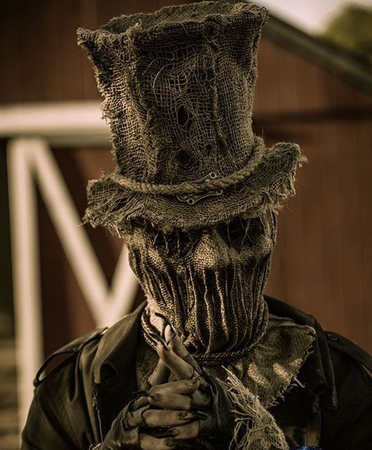 only1kas's tweet photo. These masks are the scariest things you'd see today 😰😰 

(A Thread🧵) https://t.co/QxMmhKSZAX