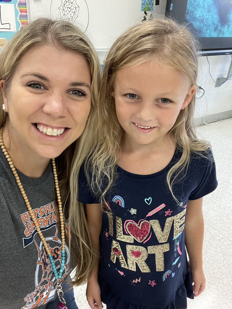 I had to get a photo with my little friend in her “I love art” shirt! We had another great day in the art room! ❤️ look at that sweet smile <a href="/KESIndians/">KempsvilleElementary</a> #KESamazing <a href="/HRichardson_VB/">Heidi Rinehart-Richardson</a>