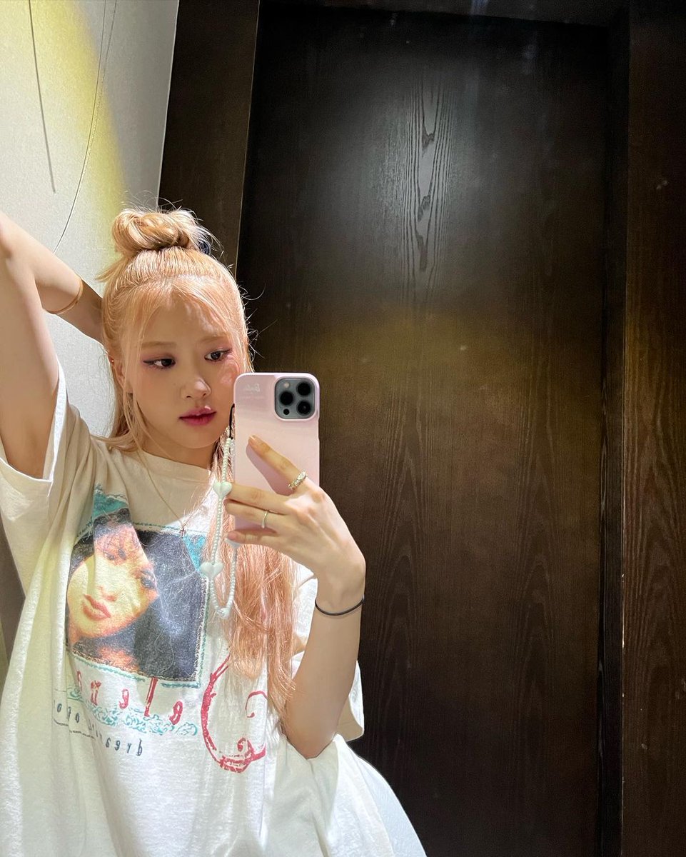 rose2001blackp's tweet photo. 🐣 https://t.co/3zpgnch3Fw