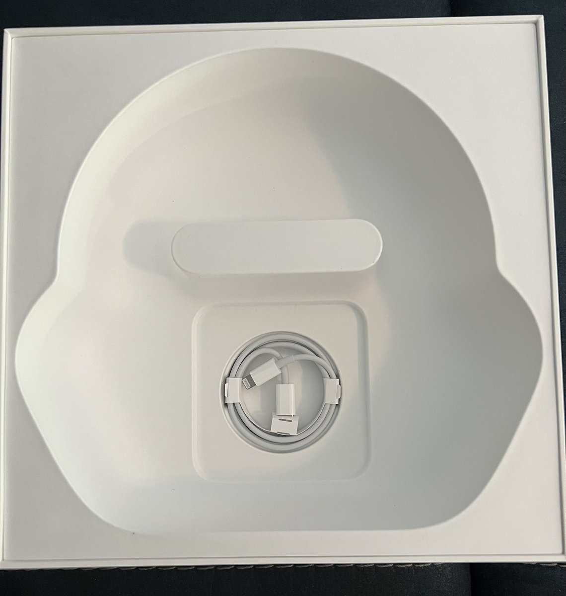 JadanManion's tweet photo. For Sale - Apple AirPod Max - Space Gray - $410 obo
Open Box - essentially brand new - all original parts - hmu for details https://t.co/oNcOAIg4Yc