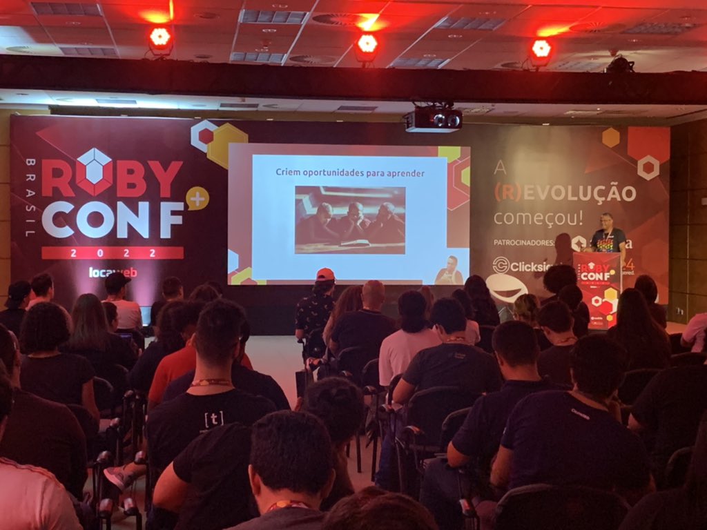 olucasjs's tweet image. Cheguei já na talk do @biosbug #RubyConf2022