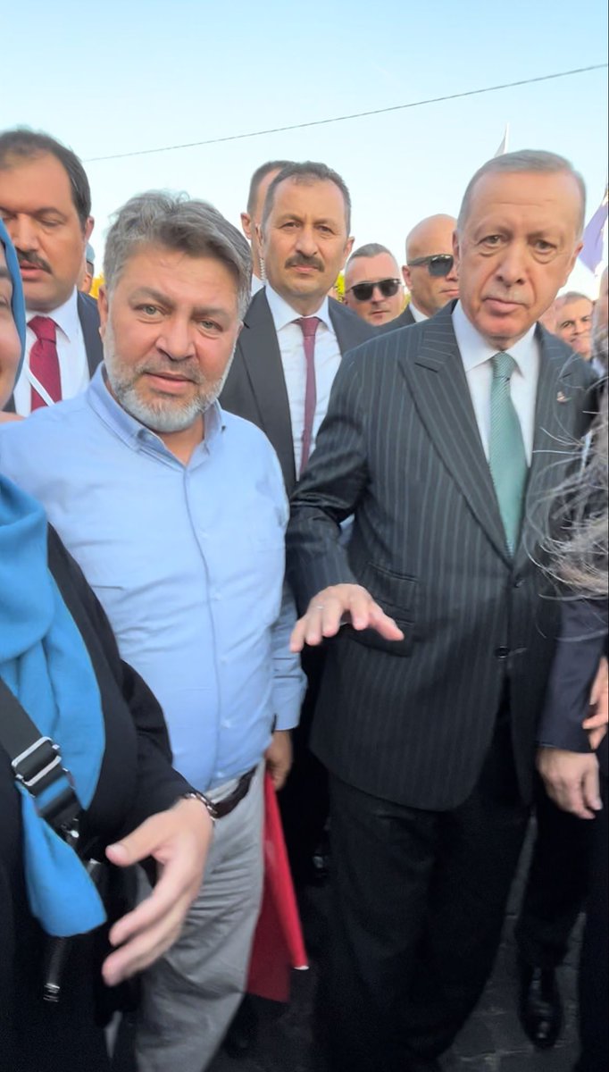 uidbosna's tweet photo. Bosna Hersek'e ziyaret gerçekleştiren Sn. Cumhurbaşkanımızı Saraybosna'da teşkilat olarak büyük bir mutlulukla karşıladık. Sn. Cumhurbaşkanımızın bizlere ayrıca vakit ayırıp, çalışmalar hakkında bilgi aldı. 

Bosna Hersek sizleri seviyor. @RTErdogan https://t.co/Mrnt3Bf8mI