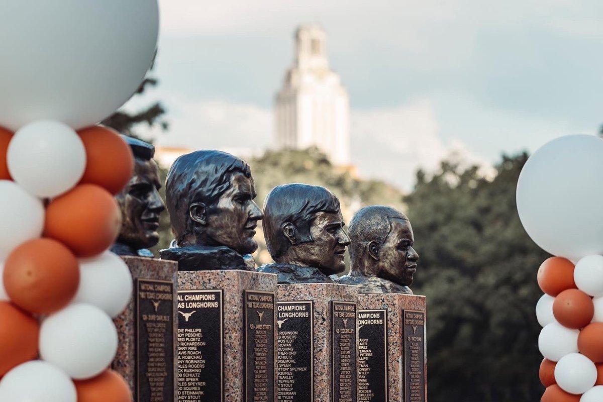 TexasFootball's tweet photo. Longhorn Legends.

All four National Championship teams are now etched in stone outside of DKR-Texas Memorial Stadium🤘 https://t.co/YCPDjQGKJe